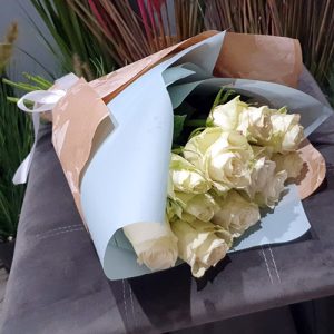 11 белых роз в Ужгороде и Мукачево фото