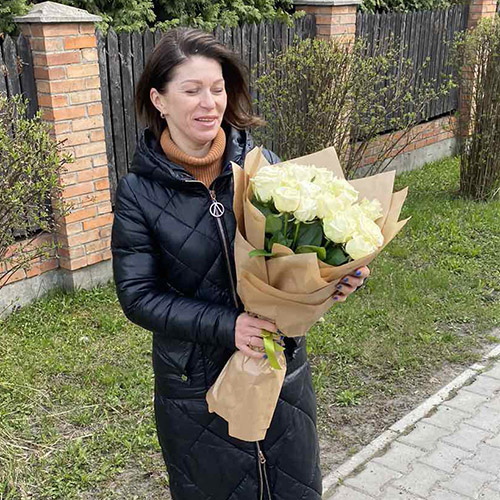 Фото товара 21 белая роза в Ужгороде