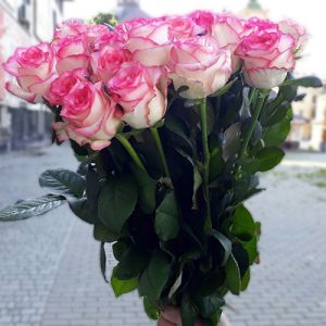 букет 25 рожевих троянд Джумілія фото
