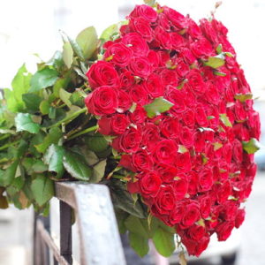 букет из 201 красной розы в Ужгороде фото