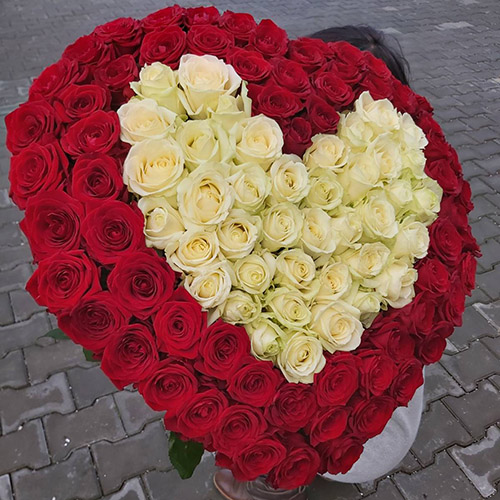букет в форме сердца 101 роза