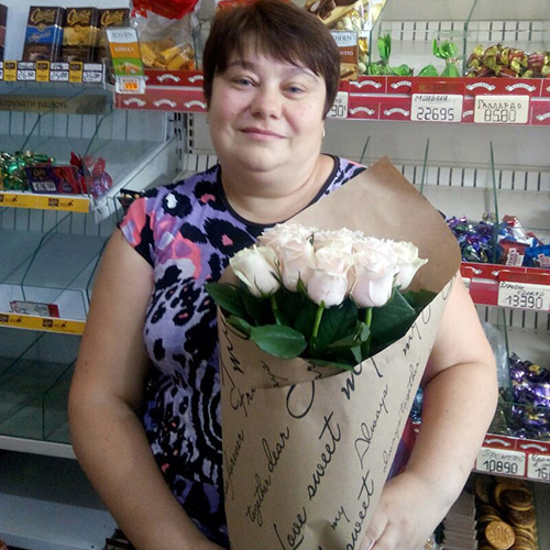 Букет роз в Ужгороде на день матери