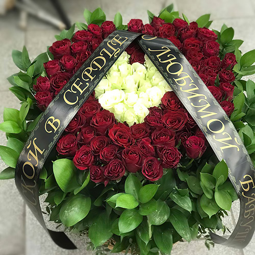 Фото товара Корзина "Сердце" 100 роз в Ужгороде