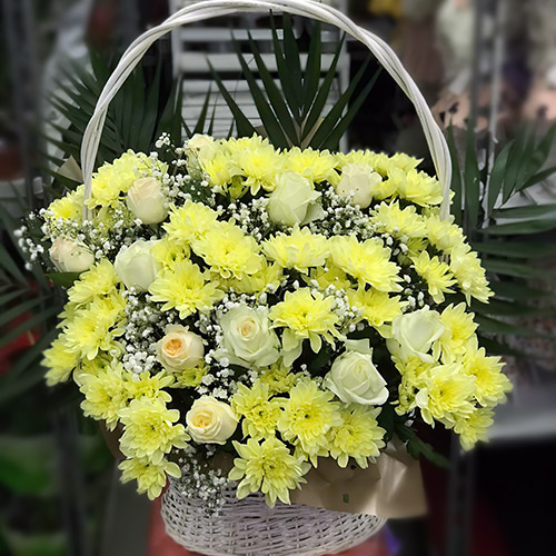Фото товара Корзина "Жёлтые хризантемы и розы"" в Ужгороде