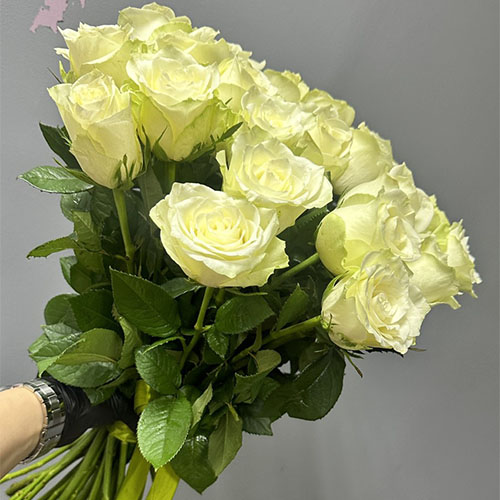 фото товару 15 білих троянд